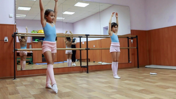 Flexibility and stretching. Gymnastic exercises and dance tricks.