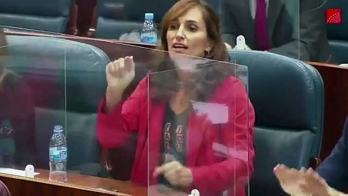 El polémico gesto de una diputada de Más Madrid en la Asamblea