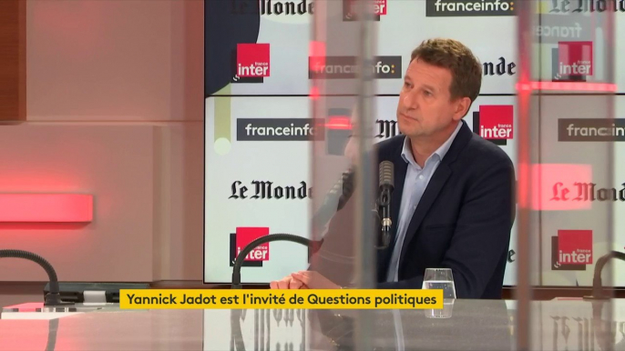 Yannick Jadot :  "La période est à la disqualification de l'autre et à l'invective. Les Français nous jugerons de manière sévère si, face à ces menaces, le jeu n'est pas au rassemblement, à l'unité autour d'un projet intransigeant, ferme et social."