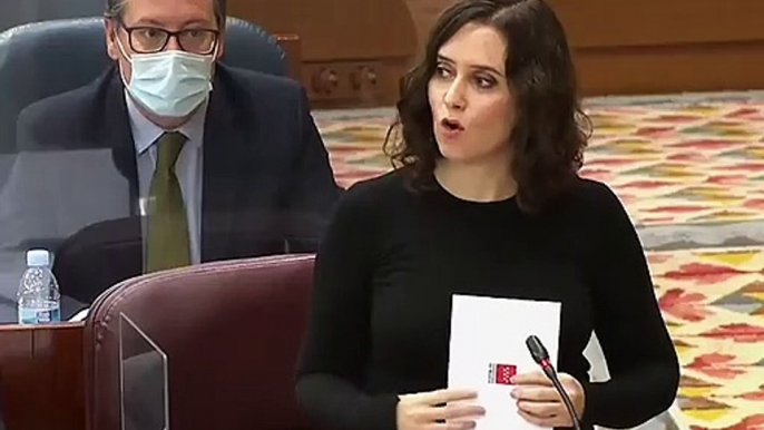 Ayuso, a una diputada de Más Madrid: “La curva de la Comunidad de Madrid es un reflejo de la curva de su boca, mustia”