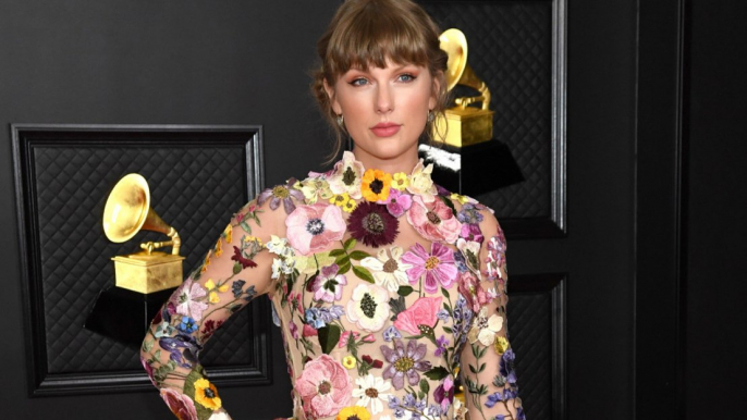 Taylor Swift quebra recorde de vendas com vinil de 'evermore'