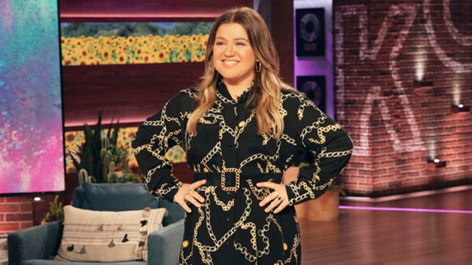 Kelly Clarkson to Take Over Ellen DeGeneres' TV Time Slot | THR News