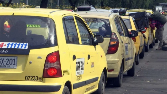 Avanza paro nacional de taxistas con varios puntos de concentración en Bogotá