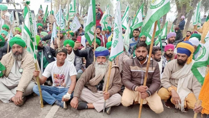 Punjab farmers protesting, clash with the police in Ambala