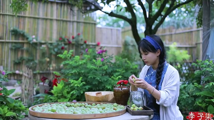 The routine thing you shall never miss every summer to eat green plums