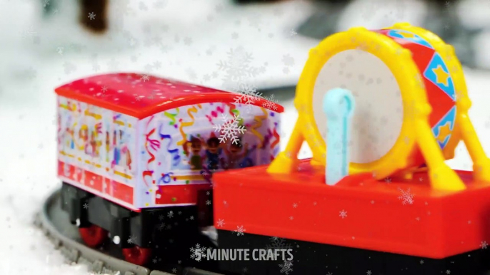 COOL WINTER HOLIDAY HACKS || Gift Ideas and Funny Crafts with Thomas & Friends™