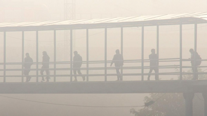 Fog in Delhi, bone-chilling winter wreaks havoc in capital