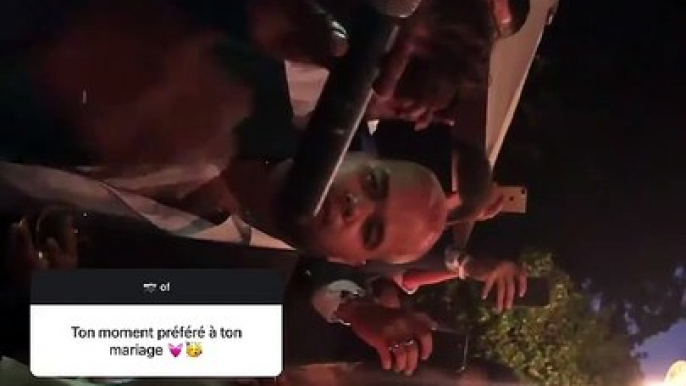 Le 27 décembre 2020, Tina Kunakey a dévoilé le plus beau moment de son mariage avec Vincent Cassel (célébré en 2018 près de Biarritz). Oxmo Puccino leur a lu un texte.