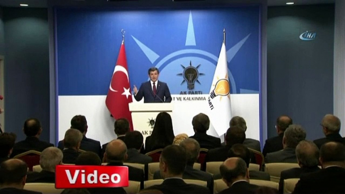 Davutoğlu konuşurken gözyaşlarını tutamadı!