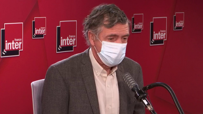 Éric Caumes : "L'objectif des 5000 contaminations/jour ne sera pas atteint (...). Le fait que ça stagne s'explique par le fait qu'il y a toujours des contaminations en milieu scolaire, et après, ça se transmet dans les familles."