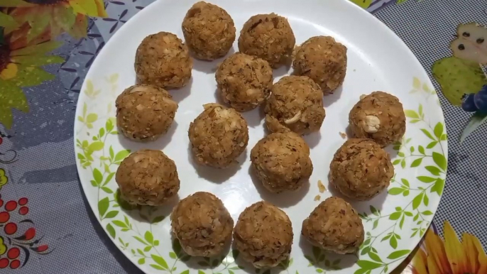 गुड़ व नारियल के सर्दी वाले लड्डू जो तुरंत सर्दी भगाये। winter special gud and coconut Ladoo banane ki vidhi, nariyal ke Ladoo