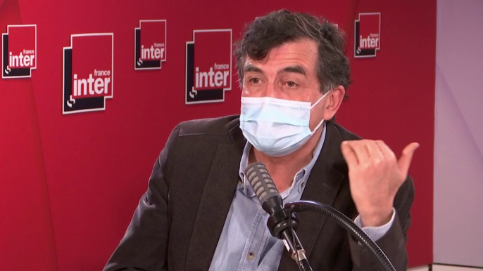 "On va avoir une situation très tendue pendant le premier trimestre 2021", "trois mois difficile à passer", estime l'épidémiologiste Arnaud Fontanet qui se dit toutefois "optimiste" pour la fin 2021