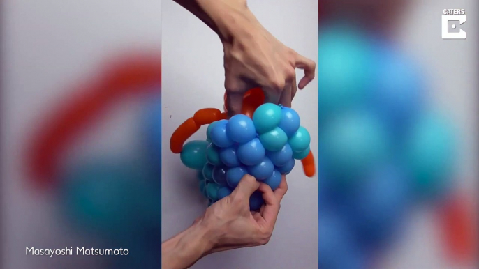 Cet artiste crée des sculptures avec des ballons... fou