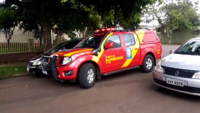 Mulher tem suspeita de fratura na coluna ao sofrer queda dentro de ônibus, no Bairro Cancelli