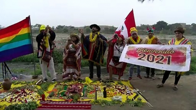 With flower blessings and Andean rituals, Peruvian shamans ask for a healthy 2021