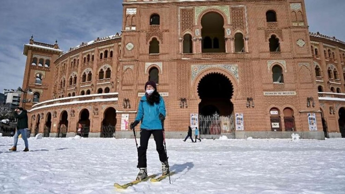 Ski, batailles de boules de neige : la tempête de neige impressionnante qui a recouvert Madrid a fait la joie des habitants