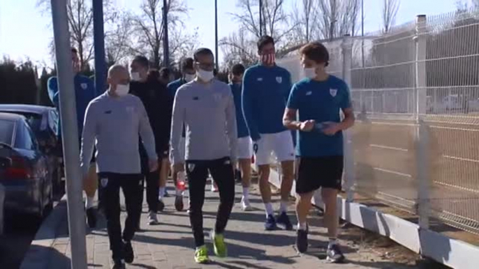 Los jugadores del Athletic se pasean por Sevilla antes de la final de la Supercopa