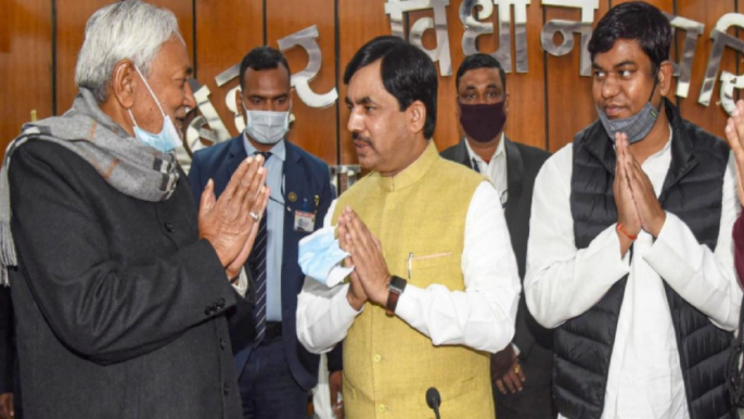 Nitish Cabinet: Shahnawaz Hussain takes oath in Urdu