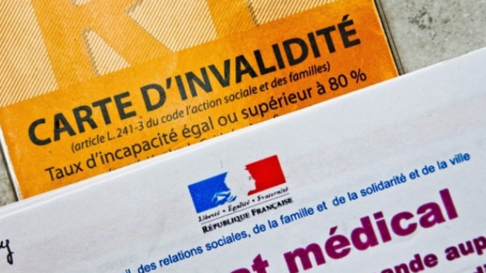 Marseille : une sexagénaire reçoit 8 600 euros d'amende en deux ans pour stationnement gênant malgré sa carte d'invalidité