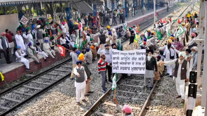 Farmers 'rail roko andolan' underway against farm laws