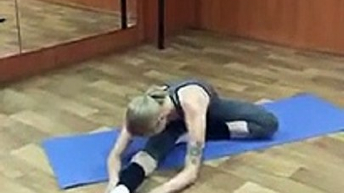 Yoga Flexibility and Gymnastics Skills. Workout STRETCH Legs. yoga and contortion challenge (4)