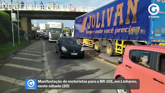 Manifestação de motoristas para a BR-101, em Linhares, neste sábado (20)