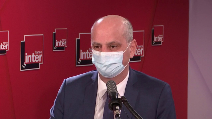 Tests salivaires : Jean-Michel Blanquer annonce, à partir d’aujourd’hui, le recrutement de "1.700 médiateurs (étudiants en médecine, en pharmacie ou dans d’autres domaines) de façon à appuyer les personnels mobilisés"