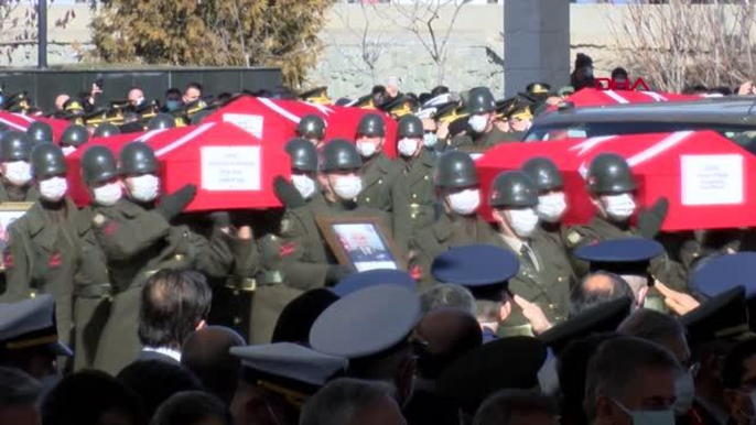 Ankara'da, 11 şehit için devlet töreni