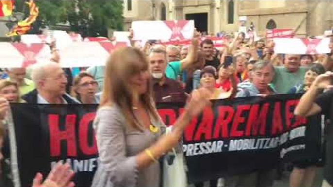 Laura Borràs arriba a la manifestació de Sabadell per exigir la llibertat dels CDR detinguts