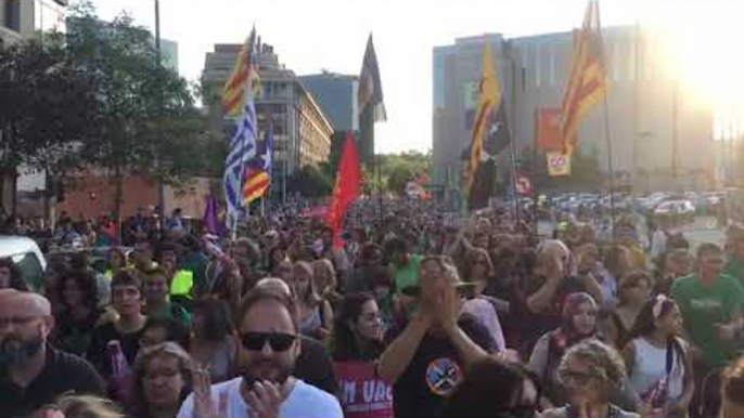 Multitudinària manifestació a Sabadell per demanar l'alliberament dels CDR empresonats