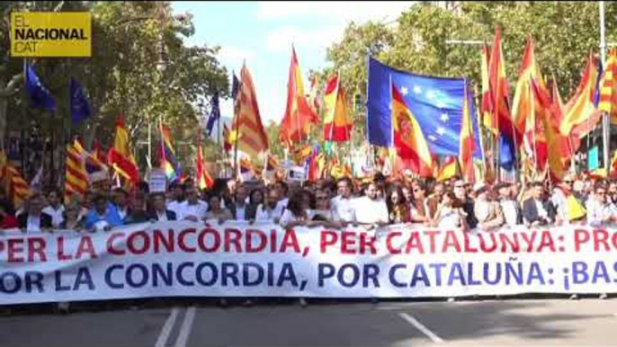 Albert Rivera i Pablo Casado es deixen veure a la capçalera de la manifestació de Barcelona