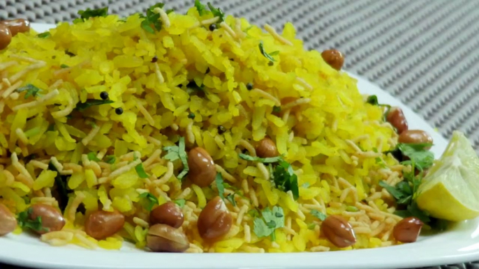 How To Make Poha - पोहा झटपट बनायें - Easy Poha Quick Recipe