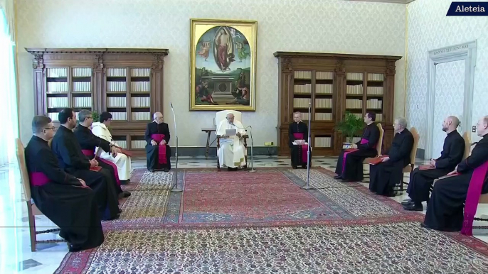 "Prier pour les autres est la meilleure façon de les aimer", affirme le pape François
