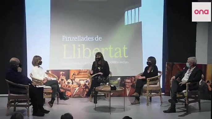 ️ Laura Borras durant la presentació del llibre Pinzellades de Llibertat de  Pere Piquer