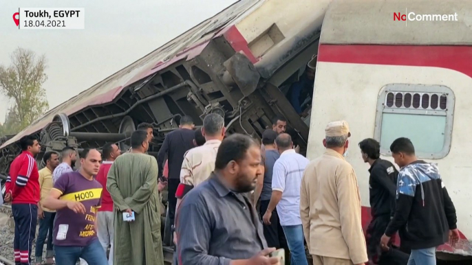 Many injured in Egypt's train derailment