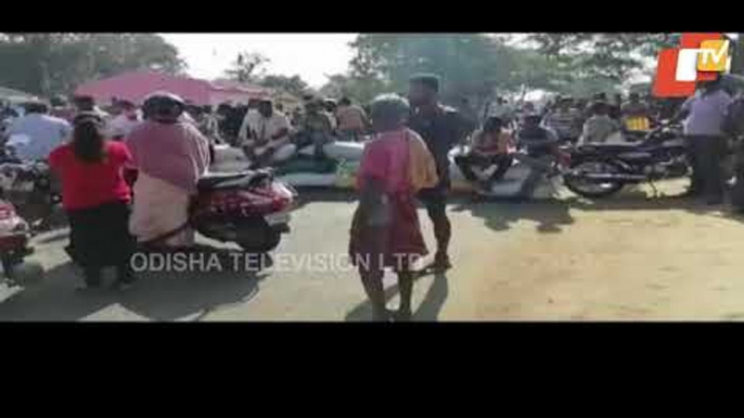 Farmers Block Road In Malkangiri Over Irregularities In Paddy Procurement