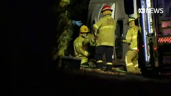 Man dies in tourist bus crash in Central Australia