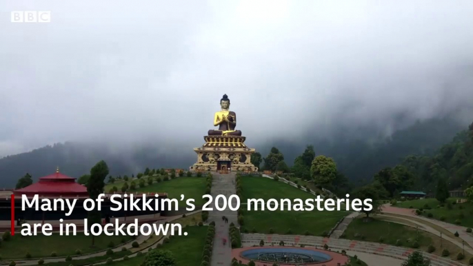 Covid sweeps India's Buddhist monasteries - BBC News