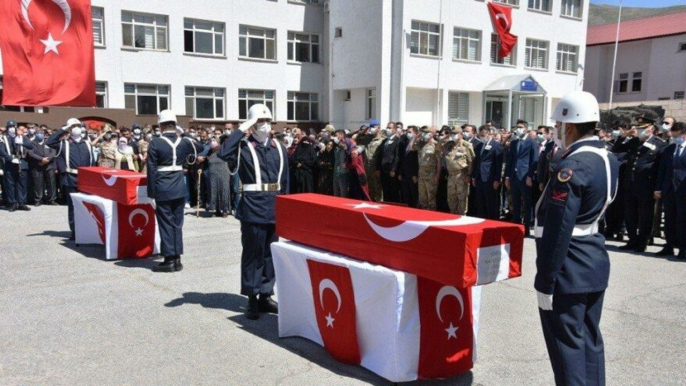 Bitlis şehitleri memleketlerine uğurlandı