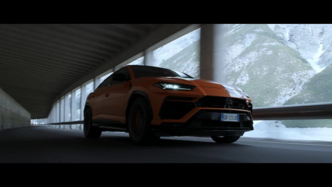 Lamborghini Urus و Aaron Durogati معًا لتحقيق إنجاز غير عادي