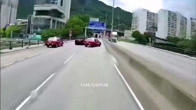 Douche de béton pour ces automobilistes en pleine autoroute