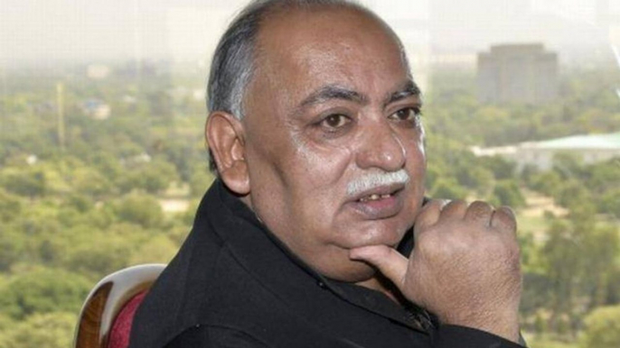 Munawwar Rana lashes out after police raided house