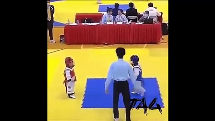 Un combat de taekwondo truqué... Si jeune et ça triche déjà