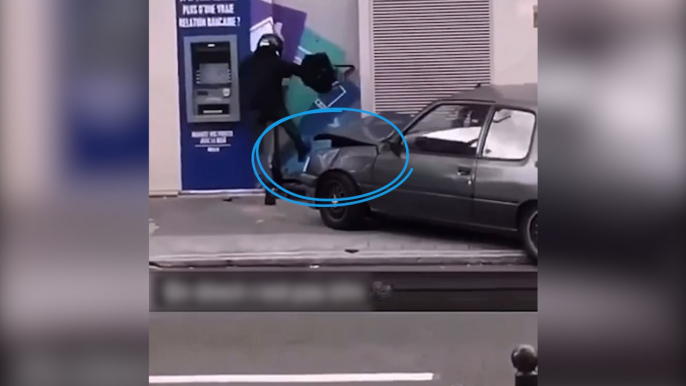 « T’as pas pris la bonne voiture mon gars ! » : ils tentent de voler une banque à Paris... mais repartent les mains vides