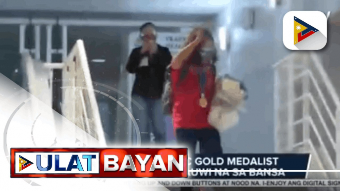 Historic Olympic gold medalist Hidilyn Diaz, nakauwi na sa bansa; Ilang opisyal, kasama sa simpleng pagsalubong kay Diaz