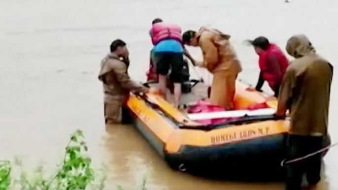 Floods wreak havoc in Maharashtra, boat overturns in MP