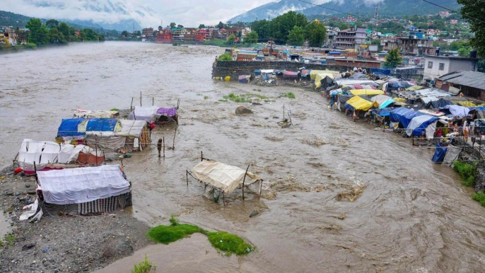 Rain, landslides, flooding rivers, 20 pictures of disaster