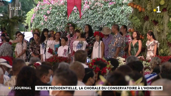 La chorale du Conservatoire sans fausse note devant Emmanuel Macron