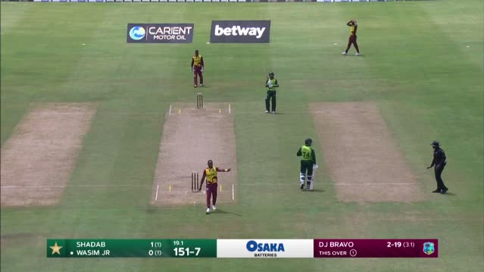 Bravo misses the unmissable run out against Pakistan