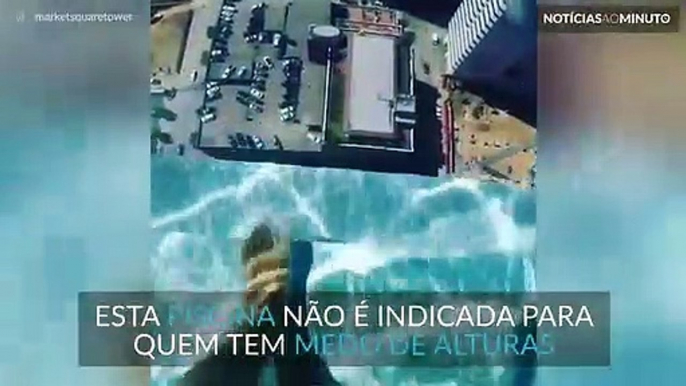 Tem medo de alturas? Esta piscina não é para si!